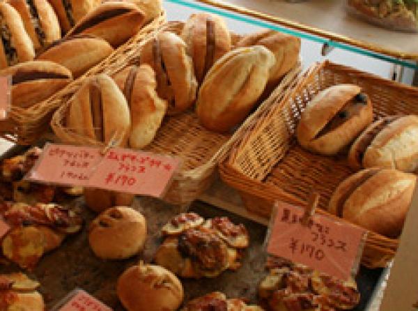 店舗は狭くてもパンの種類は多い