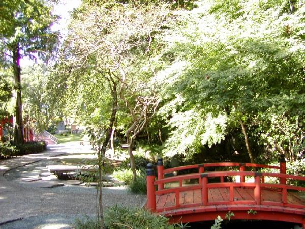 情緒あふれる万葉公園。足湯施設もある（写真提供：湯河原温泉観光協会）