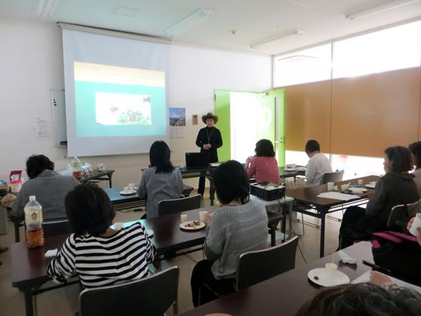 ドライフルーツ講座の講師を務める山下さん（写真提供：山下さん）