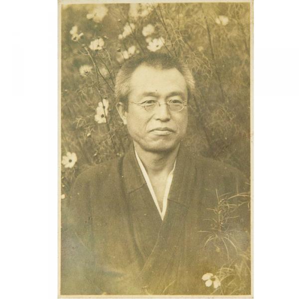 江渡狄嶺。1924（大正13）年、44歳当時の写真（写真提供：江渡雪子さん）