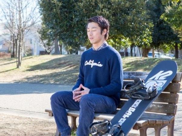 陽気のいい季節、桃井原っぱ公園でよく瞑想をしているという浅賀さん