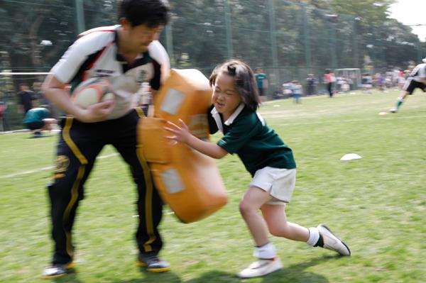 女子も男子と一緒に練習や試合に加わっている