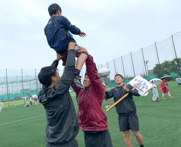 「北風祭」のラグビー体験は子供たちに人気