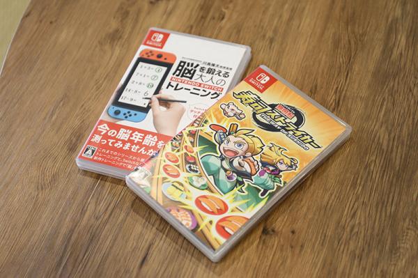 「脳を鍛える大人のNintendo Switchトレーニング」「超回転 寿司ストライカー The Way of Sushido」パッケージ（写真提供：インディーズゼロ）