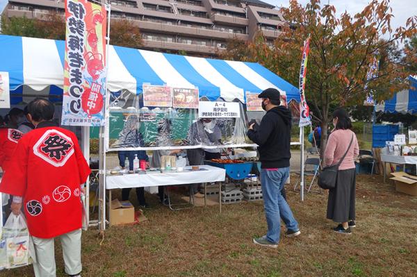 すぎなみフェスタで南伊豆町の名産品を販売。サザエのつぼ焼きや伊勢エビの半身焼きが人気