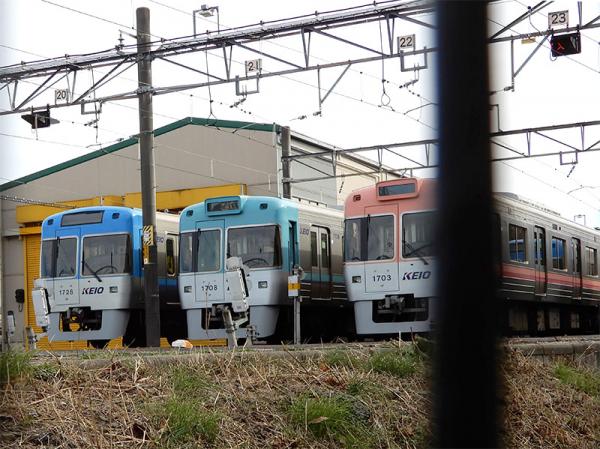 久我山駅から富士見ヶ丘駅を目指して歩く川沿いは、左手に富士見ヶ丘検車区がある