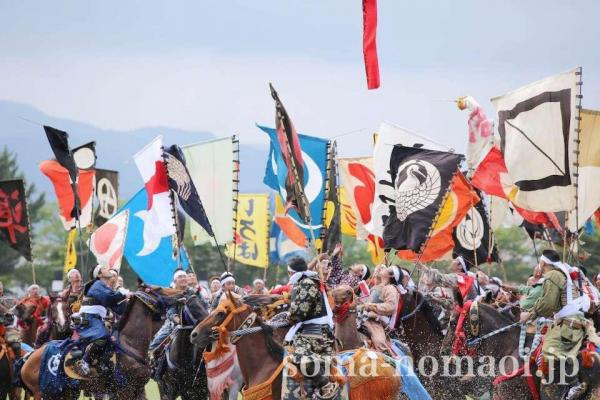 相馬野馬追は例年７月下旬の３日間開催される（写真提供：相馬野馬追執行委員会）