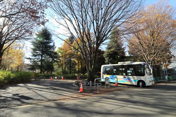 すぎ丸の停留所。「浜田山駅南」と「下高井戸駅入口」を結ぶ