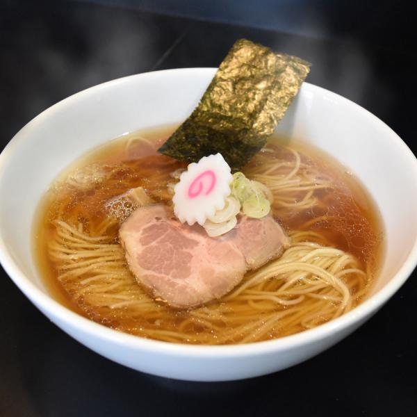 中華そば／500円／麺150g。バランスの良い、飽きのこないラーメン