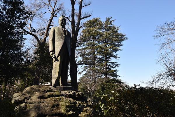善福寺公園にある内田秀五郎氏の像