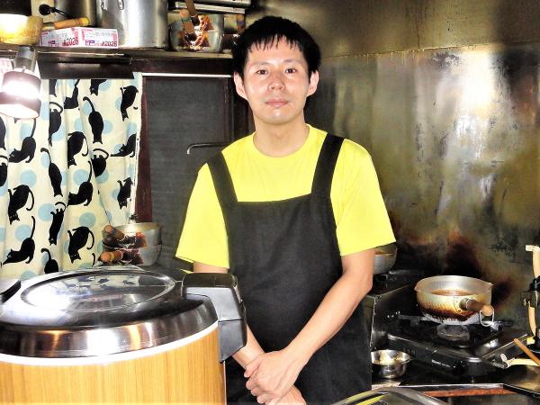 店主の大江健太郎さん。高円寺には開店以前からライブハウスや古着屋目当てでよく通っていたそう