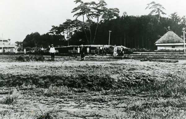 区画整理中の上荻窪。1924（大正13）年撮影とあることから、井荻村第一耕地整理と思われる（杉並区立郷土博物館所蔵）