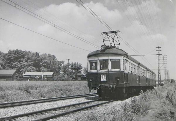 井荻ー下井草間を走る西武電車（1953年頃）（杉並区立郷土博物館所蔵）