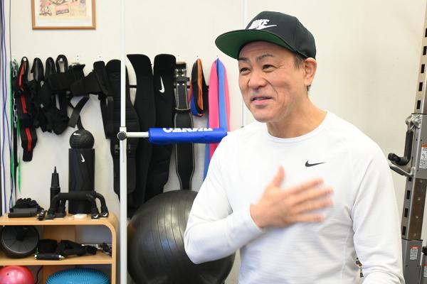 「サークル活動の場は、息子の母校の体育館なんですよ」と大内さん