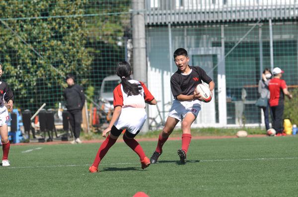 男子だけでなく女子選手も積極的に活躍（写真提供：ワセダクラブ）