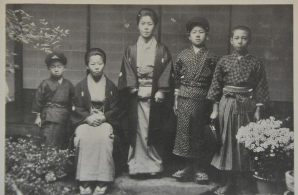 少年時代。左端が高田（写真提供：東松山市教育委員会）