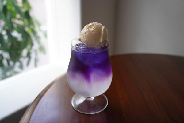「バタフライピーフロート」（680円）（写真提供：Tea for You）