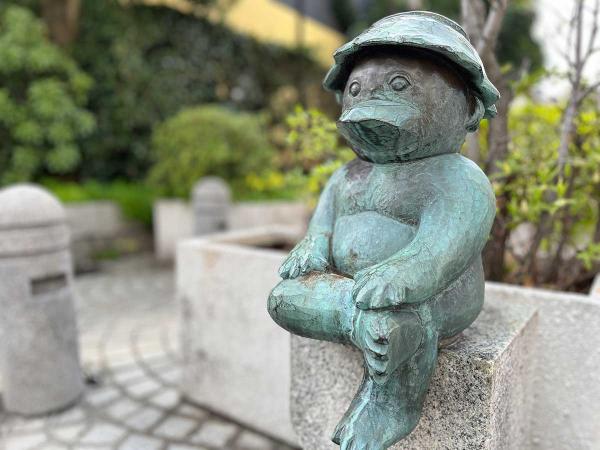 イラストのモデルのひとつ、桃園川緑道のカッパ像