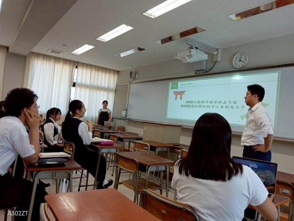 みんなの進路委員会主催の香川県立丸亀高等学校での出前授業（写真提供：谷村一成さん）