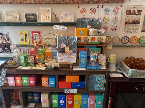 店内にて販売されているアデリアレトロシリーズ