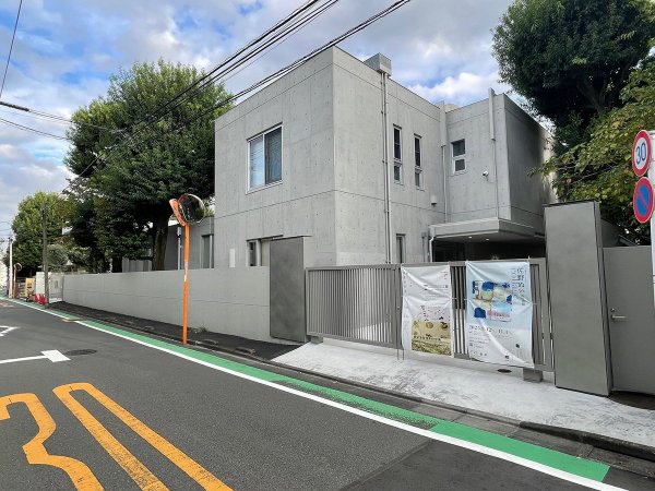 2007（平成19）年の発掘調査で「しがらき」とある茶わんが出土した付近（現女子美術大学付近）