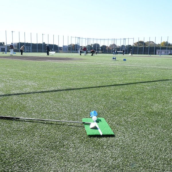 グラウンドにホールを設置し競技場へ変身