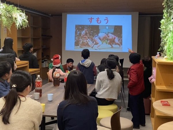 「学びのフレンドリースペース」でのクリスマスパーティーの様子（写真提供：チャイルド・ファンド・ジャパン）