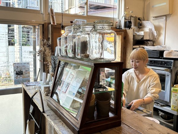 「カフェモカ」を準備するゆんさん