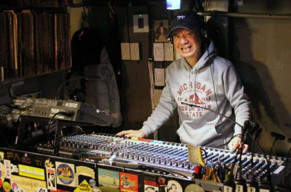 空間の特性を熟知し心地よい音響環境を作り上げる桑原“WAO”和夫