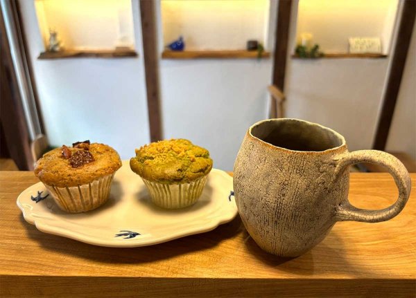 「紅茶といちじく」（左）と「まっ茶白玉あんこ」。どちらも食べ応えがある