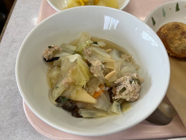 キャベツと肉団子のスープ煮は、肉団子も手作り