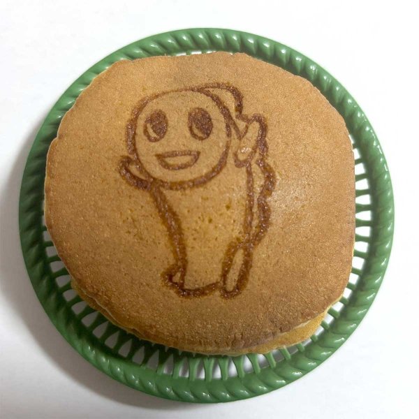 なみすけの焼印入り栗どら焼き。なみすけの焼印でかわいらしさアップ