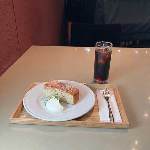 ケーキとドリンクは自家製で種類も豊富だ