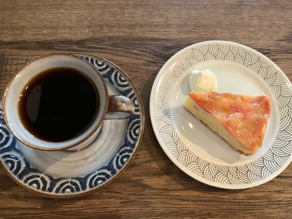 コーヒーと季節の焼き菓子