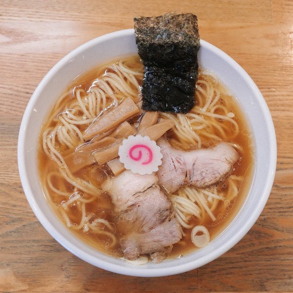 らーめん／麺150g（大250g）。季節を問わず一番人気だ