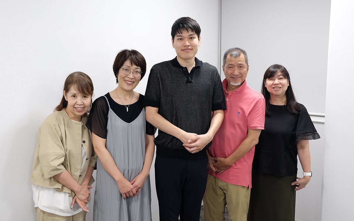 5人の理事が集合