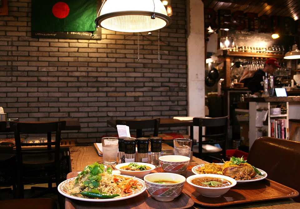 モダンな店内でバングラデシュの家庭料理がいただける（写真提供：EXPERIENCE SUGINAMI TOKYO）